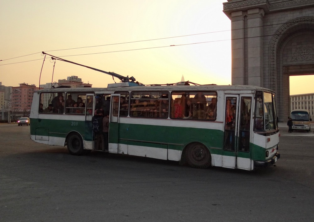 DSC00505FullBus.JPG