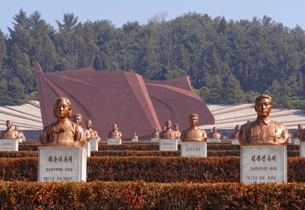 DSC00656BronzeMartyrs.JPG
