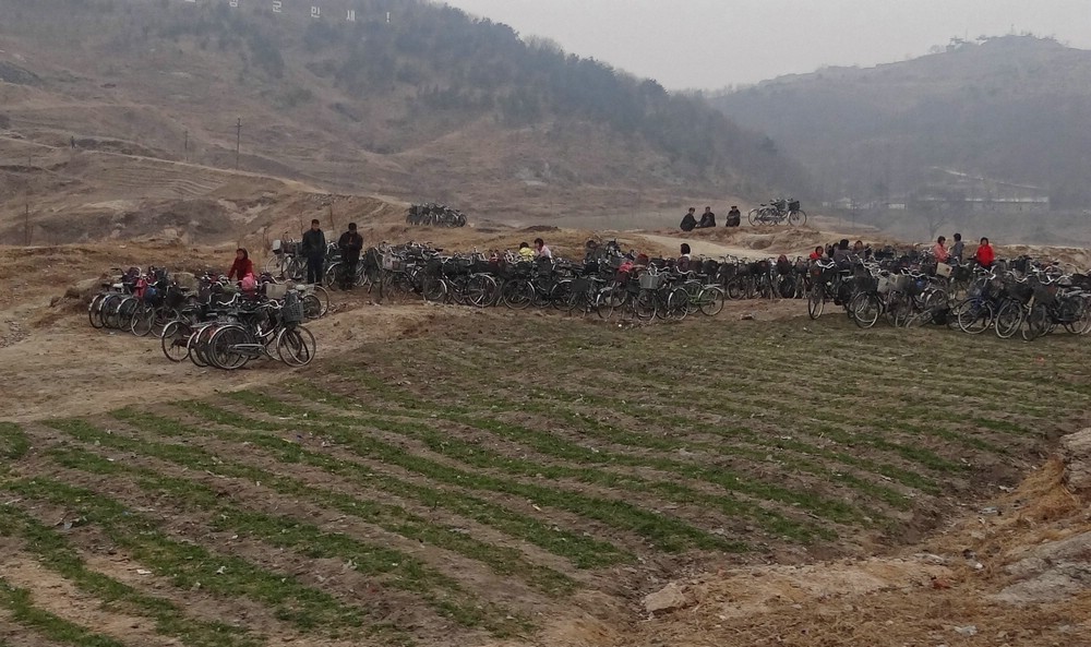 DSC01238BikesInTheFields.JPG