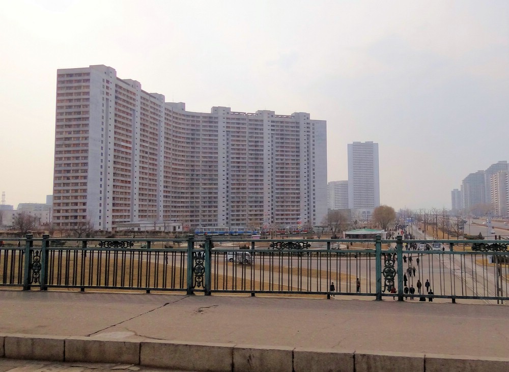 DSC02419LeavingPyongyang.JPG