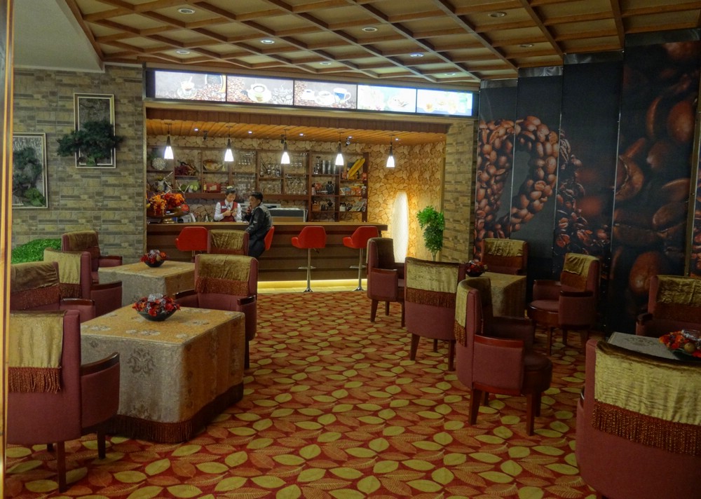DSC02603MasikCrazyOInBar.JPG