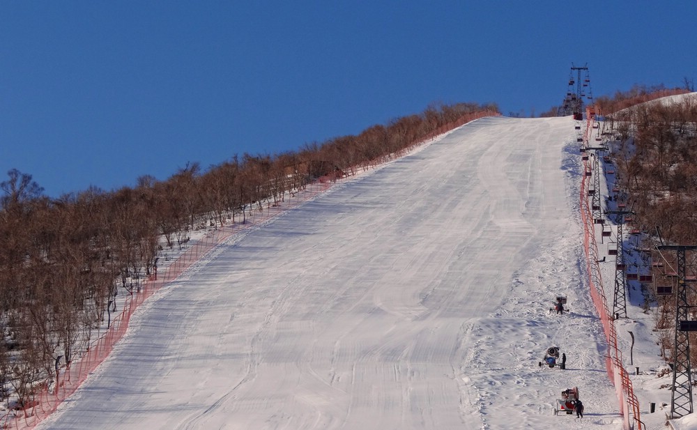 DSC03058BeforeLiftsStart.JPG